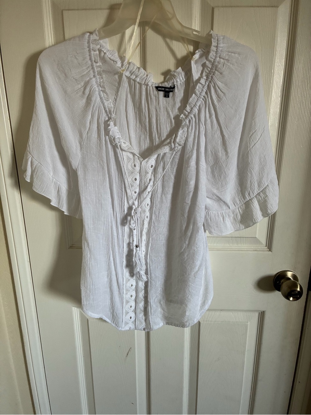 Unique Spectrum White Eyelet Lace-Up Peasant Blouse